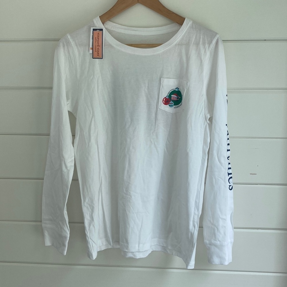 NWT Vineyard Vines | White Tee with Holiday Whale Logo | Great Condition
